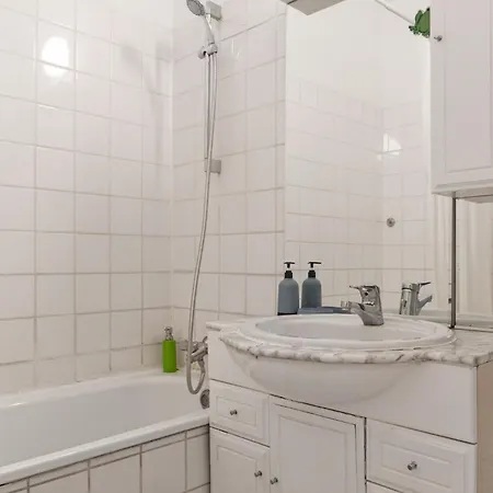 Pleasant 2br - Perfect For Long Apartment Vienna