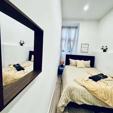 Elegant 5-br Shared Ideal For Groups & Families *