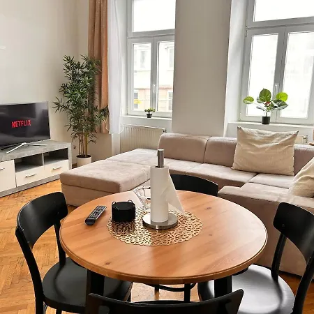 Spacious 4-room For 6 - Near Subway * Vienna