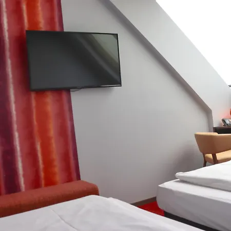 Simm's - Cityhotel Next To Metro U3 4*