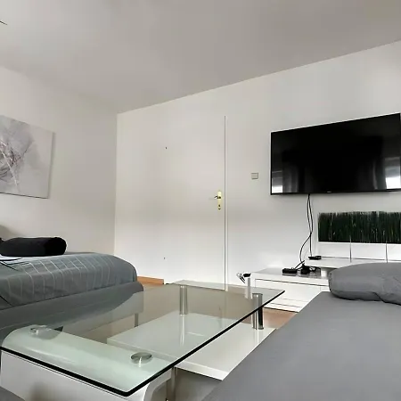 Perfect Location, 2 Min To Main Station, Long Term