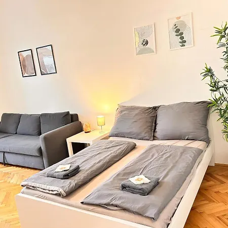 Apartment Bright & Cozy In Center 32 *