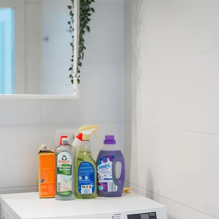 Great - 2 Bedrooms - With Parking Apartament