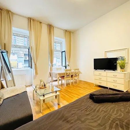 Apartment Comfortable Apt, 15 Minutes To Rathausplatz *