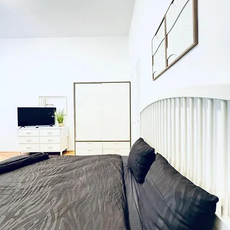 Comfortable Apt, 15 Minutes To Rathausplatz