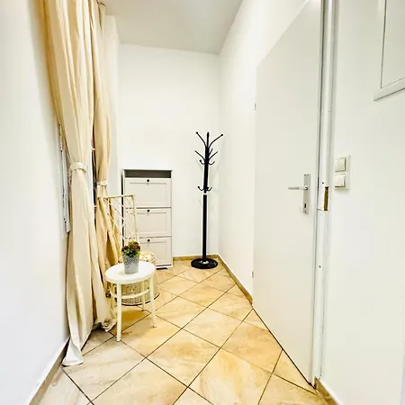 Comfortable Apt, 15 Minutes To Rathausplatz