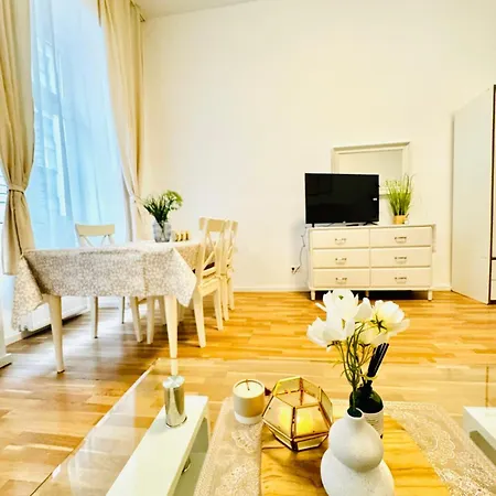 Comfortable Apt, 15 Minutes To Rathausplatz * Vienna