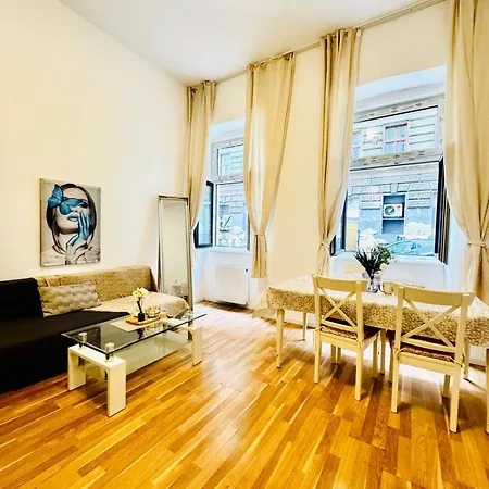Comfortable Apt, 15 Minutes To Rathausplatz * Vienna