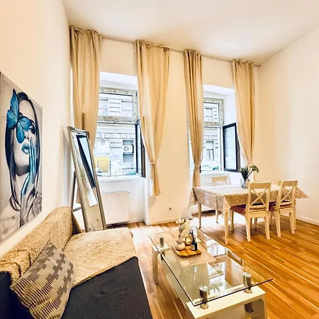 Comfortable Apt, 15 Minutes To Rathausplatz Apartment