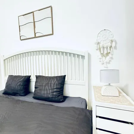 Apartment Comfortable Apt, 15 Minutes To Rathausplatz