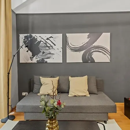 Apartment Neben Augarten I 5 Min To Metro I 10 Min To Vienna