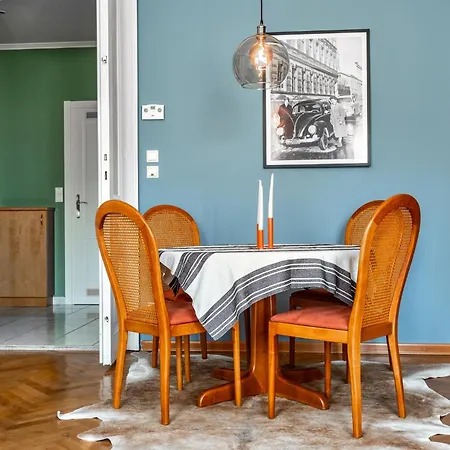 Feel At I Bright Windows I Penzing Trainstation Apartment *