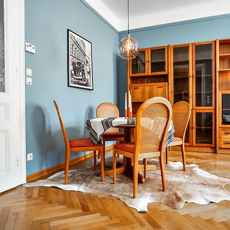 Feel At I Bright Windows I Penzing Trainstation Apartment