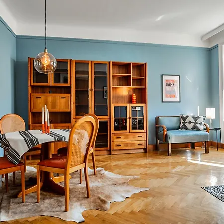 Feel At I Bright Windows I Penzing Trainstation Apartment Vienna