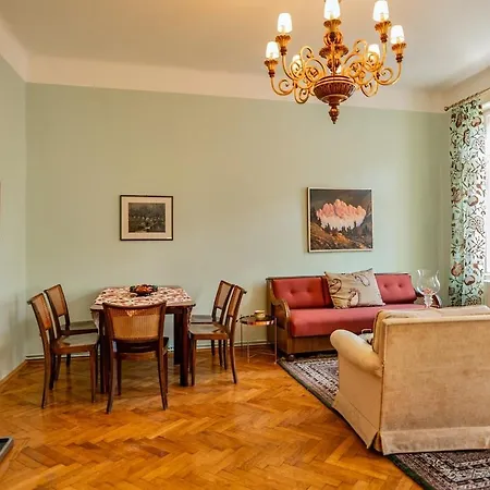 Apartment Feel At I Bright Windows I Penzing Trainstation