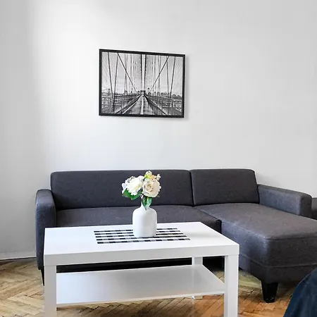 Prime Location Chic Apt, Near Akh Hospital Apartmán *