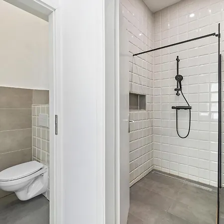 Maximilian Apartment *