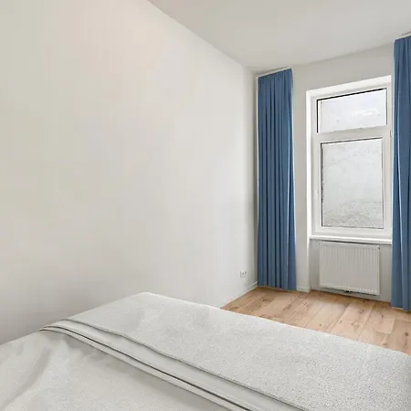 Maximilian Apartment