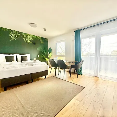 Mit Balkon Und Parkplatz * Vienna