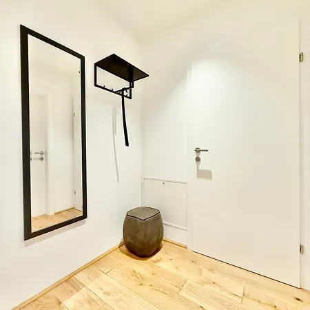 Mit Balkon Und Parkplatz Apartment *