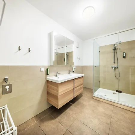 Hotel Jimmys Xxl 4*