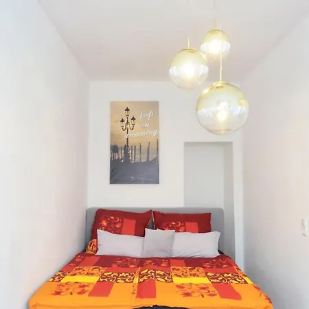 King Bed Free Parking Fast Wifi Pet Friendly