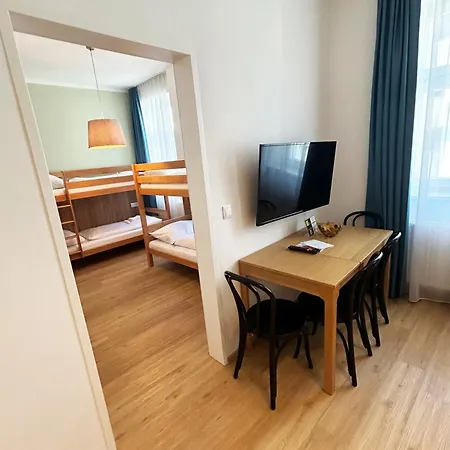 Jimmys Xxl Hotel Viena