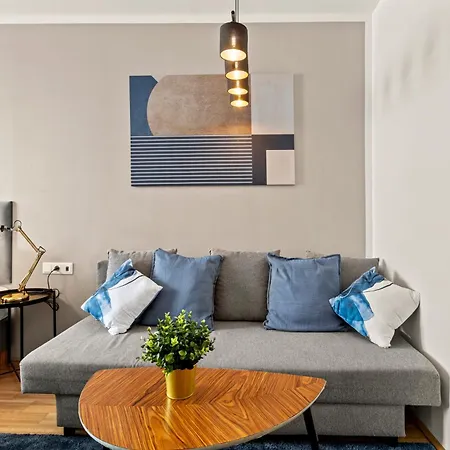 At Station I 3 Minutes To Shopping Street I High Speed Wifi Apartmán