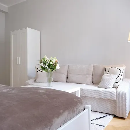 Apartmán 12 Minutes To Schoenbrunn I 5 Minutes To Metro U3 *