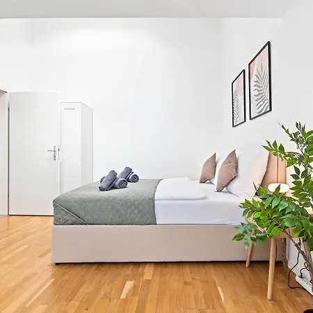 Apartment Modern Near Center - Rooftop Terrace *