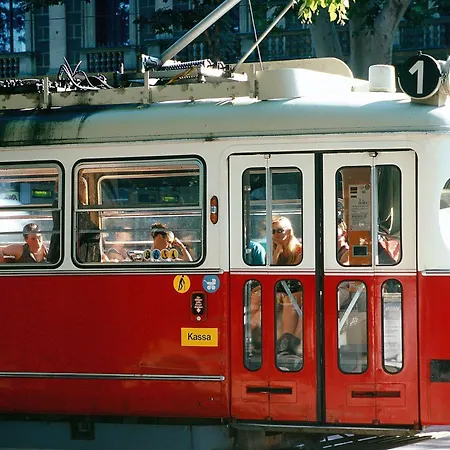 Ibis Hauptbahnhof Vienna