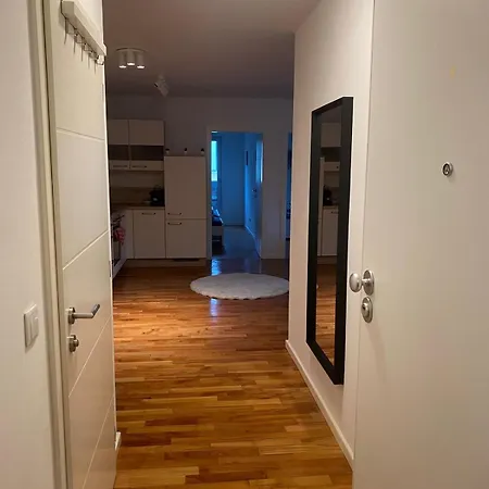 Spacious Modern 2 Bedroom Appartamento Vienna