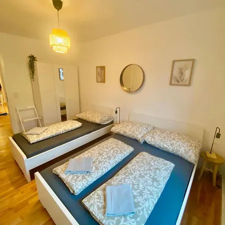 Spacious Modern 2 Bedroom Appartamento