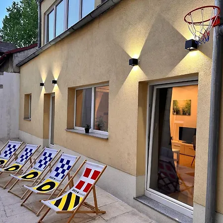 Apartment Spacious 4-room For 6 - Near Subway
