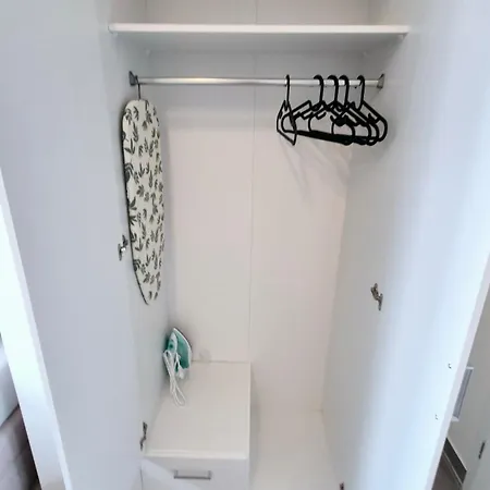 Apartmán Moderne Mit Klima, Perfekter Anbindung Ins Zentrum Und Kostenlose Parkplaetze! *