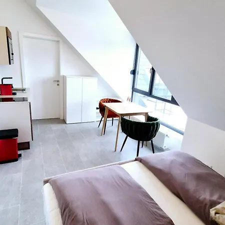 Moderne Mit Klima, Perfekter Anbindung Ins Zentrum Und Kostenlose Parkplaetze!