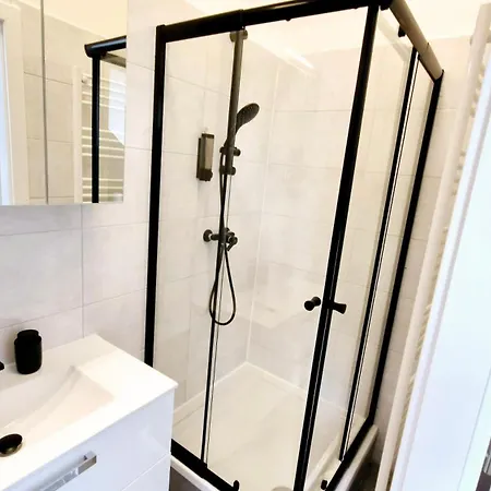 Moderne Mit Klima, Perfekter Anbindung Ins Zentrum Und Kostenlose Parkplaetze! Apartmán