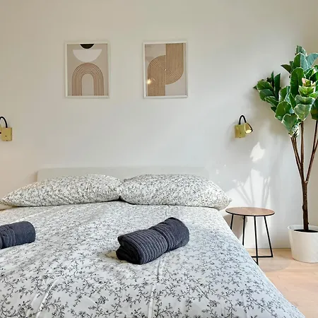Modern 4 Room-apartment With Free Parking Wien