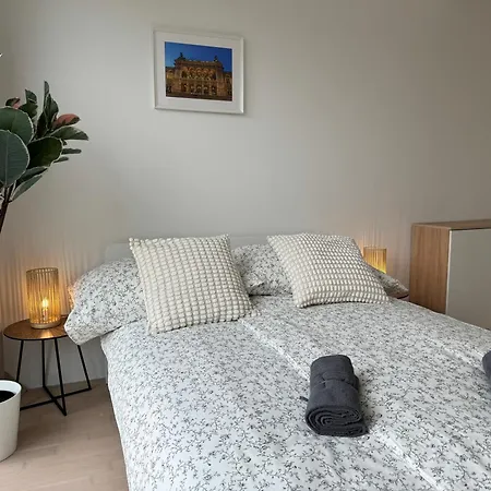 Modern 4 Room-apartment With Free Parking Apartment *