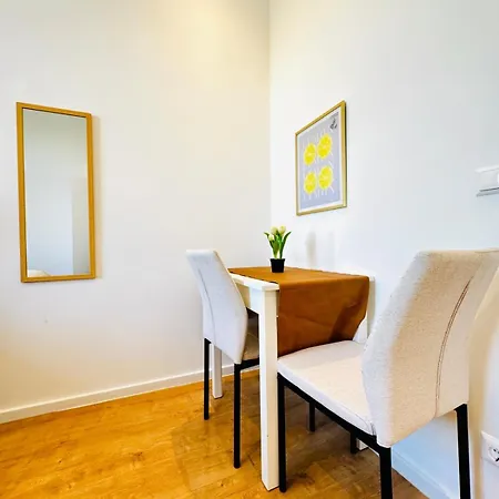 Spacious 3br Shared Near Kaufpark Alterlaa Apartmán *