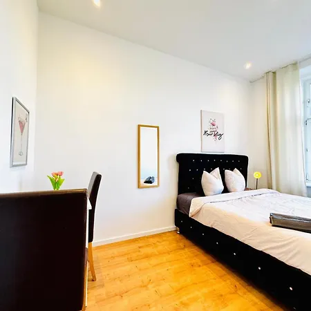 Spacious 3br Shared Near Kaufpark Alterlaa Vídeň