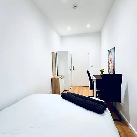Lovely 4br Near Kaufpark Alterlaa Apartamento Viena