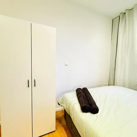 Lovely 4br Near Kaufpark Alterlaa Apartamento