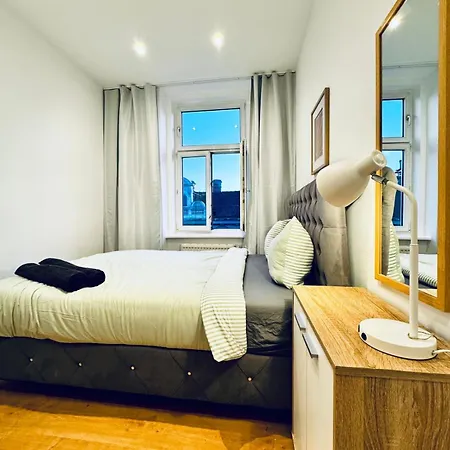 Apartamento Lovely 4br Near Kaufpark Alterlaa Viena