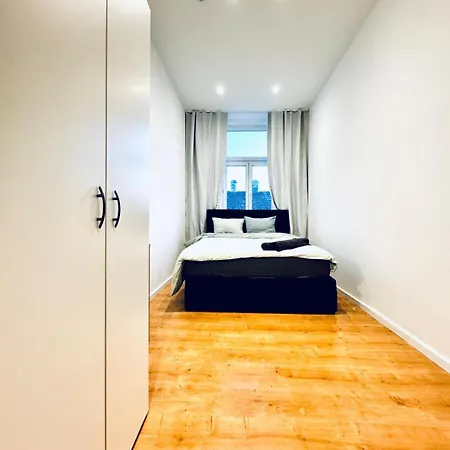 Apartament Lovely 4br Near Kaufpark Alterlaa Viena