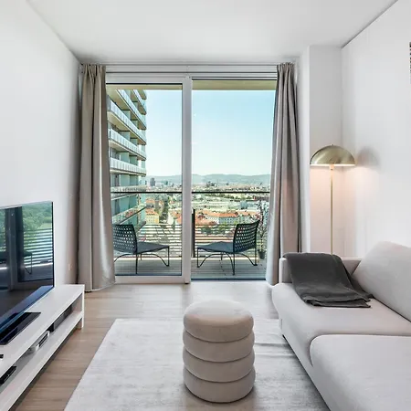 Sky9 District 3 Apartamento *