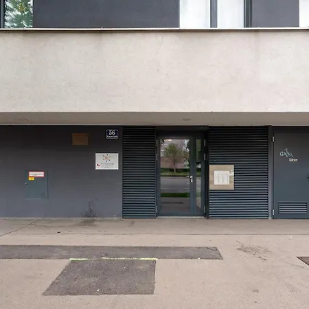 Between Old Danube And Danube Center - New, Quiet And Modern Apartment Vienna