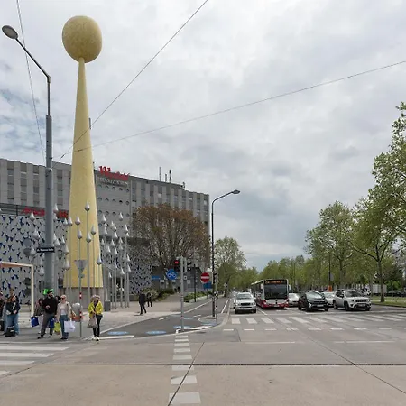 Between Old Danube And Danube Center - New, Quiet And Modern Apartment