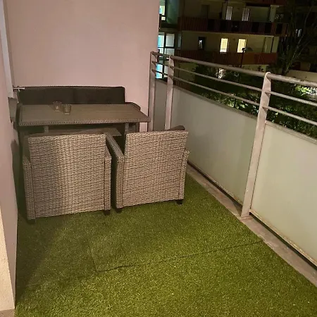 Modernes Pool Und Beamer, Naehe U3
