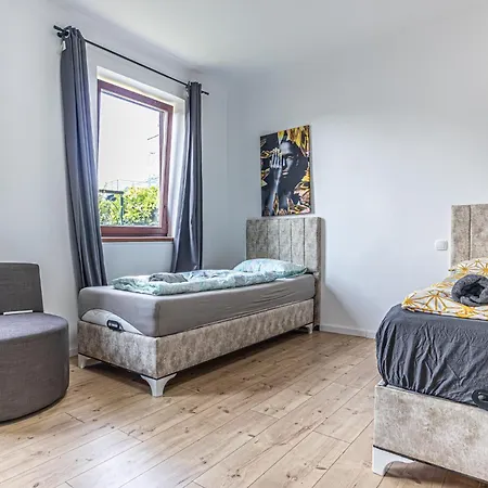 Comfy 3br With Garden, Up To 10 People